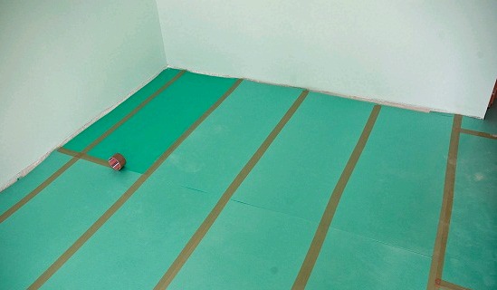 Hogyan fektessünk laminált padlóra - a laminált beton alapra fektetésének jellemzői