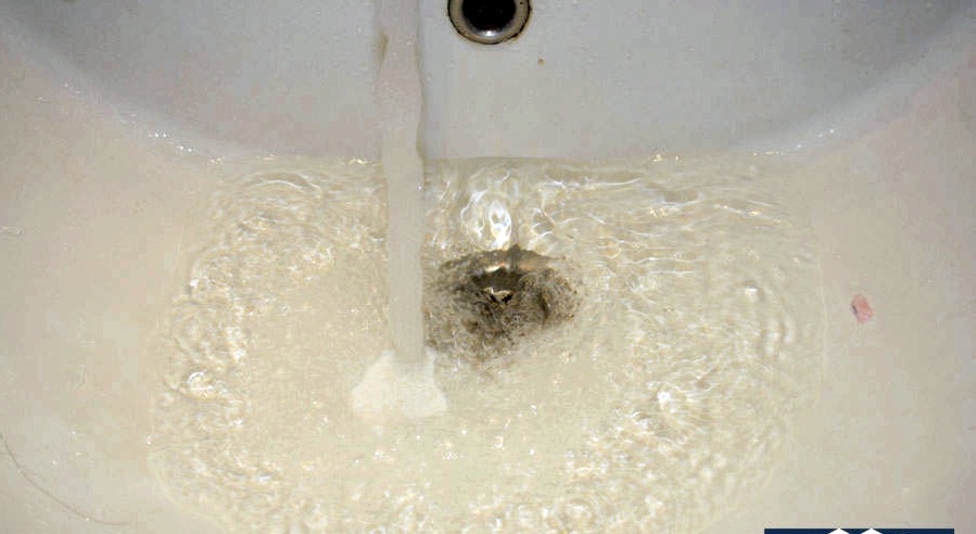 A szifon tisztítása mosogató alatt és fürdőszoba alatt: duguláselhárítás, szifon tervezés, össze- és szétszerelés
