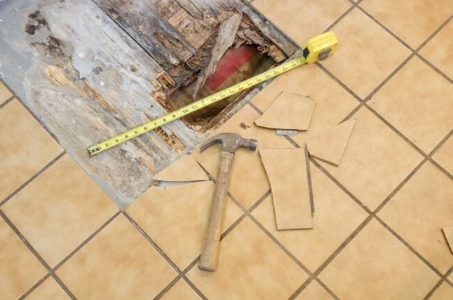 Patchwork felújítás: Hogyan illesszük össze a megszűnt csempéket, padlóburkolatokat és egyéb építőanyagokat?