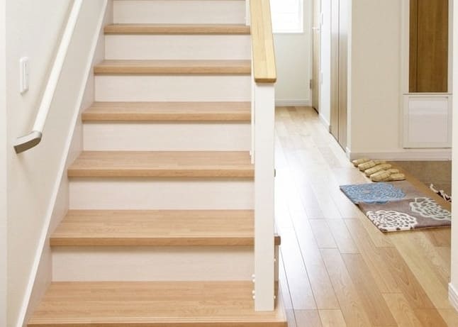 A korral lépést tartva: A lépcsők korszerűsítése