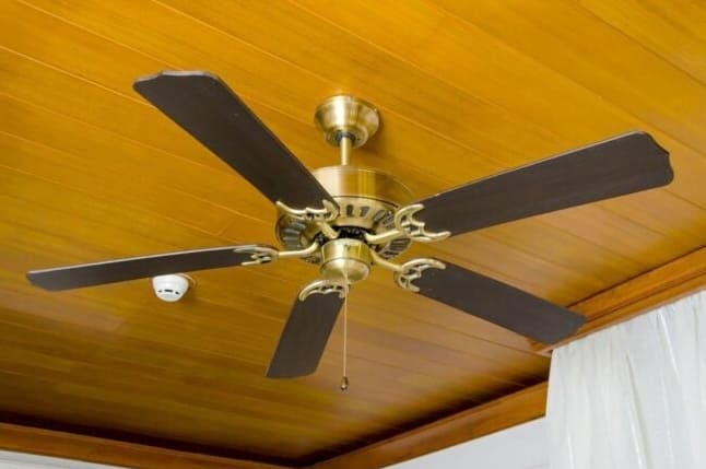 Minden, amit a mennyezeti ventilátor irányáról tudni kell