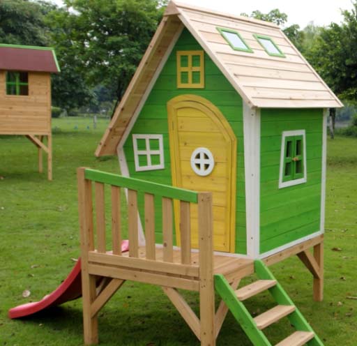 Saját kezűleg gyermekjátszóházat építünk egy nyári rezidenciához