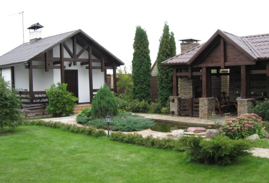 Egy ház udvarának kialakítása és elrendezése