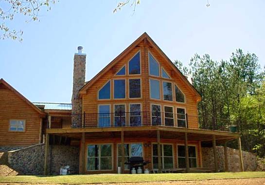 A faház stílusú vidéki házak belső és tervezési jellemzői