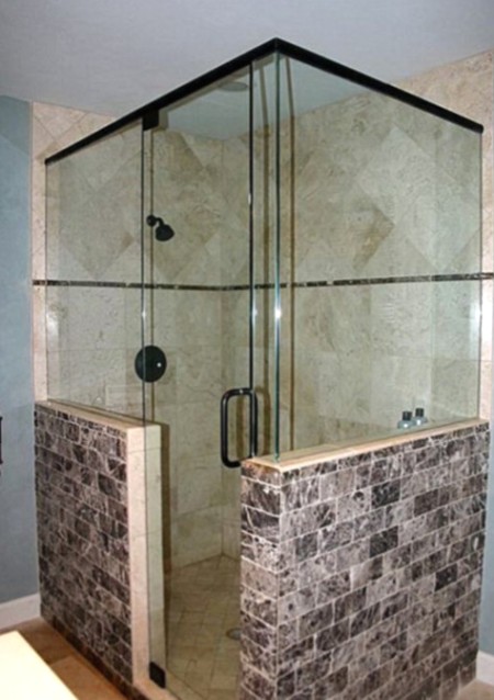 Hogyan készítsünk zuhanykabint saját kezűleg: példák és a szerkezet jellemzői