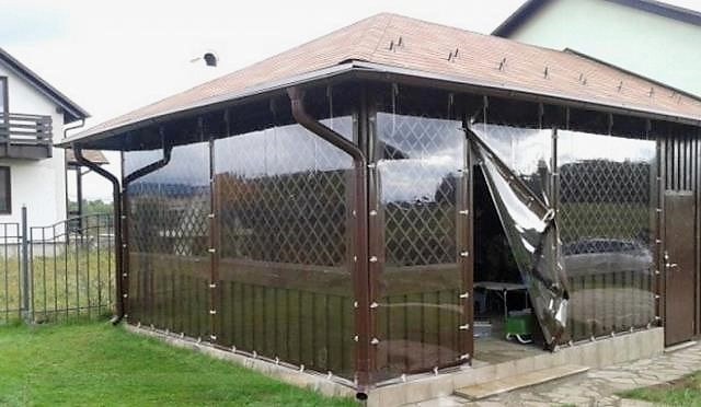 Zárt pavilon egy nyári rezidenciához: példák és árnyalatok az önépítésről