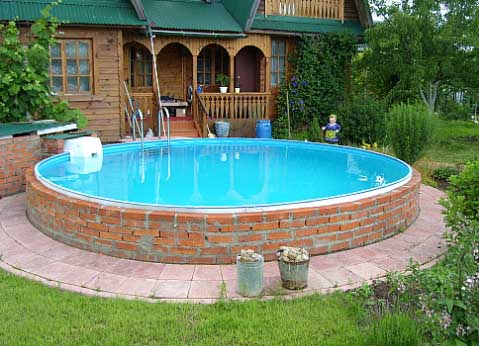 Keretes medence kiválasztása és telepítése egy nyári rezidenciához