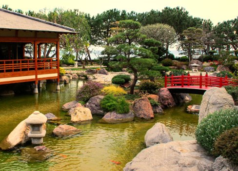 Japán stílusú kerti dekoráció
