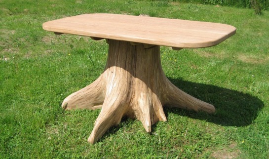 Gyönyörű és kényelmes asztalt készítünk egy nyári rezidenciához saját kezűleg