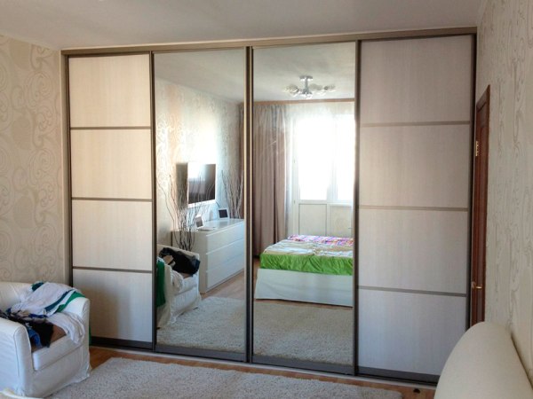 Beépített vagy szekrény típusú szekrény - melyik a jobb?