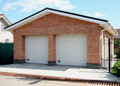Mi a legjobb és olcsóbb módszer a garázs építésére az országban?