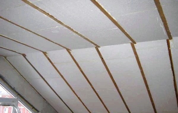 Szigetelő tető habosított műanyag lapokkal