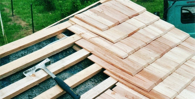 Hogyan készítsünk egy fa zsindely, zsindely tetőszerkezetet