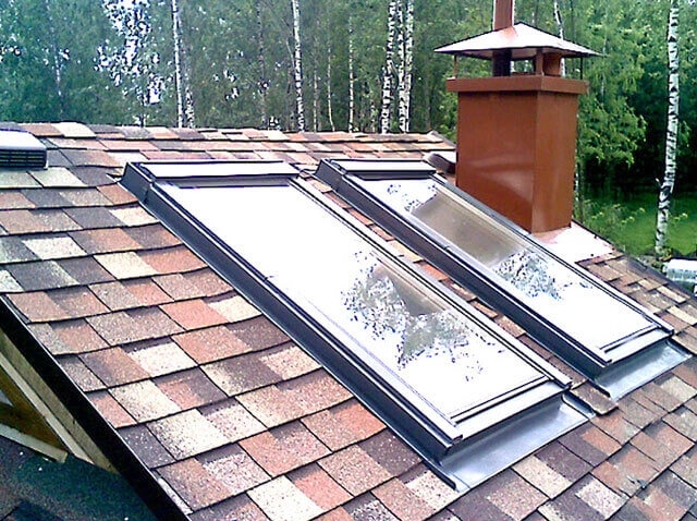 A tetőablakok beépítése a tetőbe – a saját kezű beépítés sorrendje