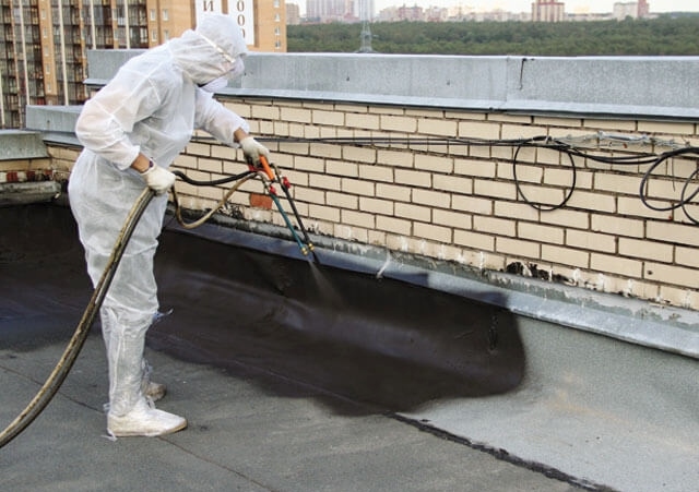 Mi a folyékony vízszigetelés a gumi tetőfedő és a használatának szabályai