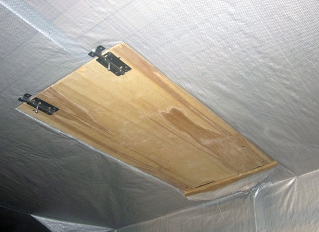 Hogyan készítsünk egy tetőablakot a padlásra - módszerek különböző konstrukciókhoz