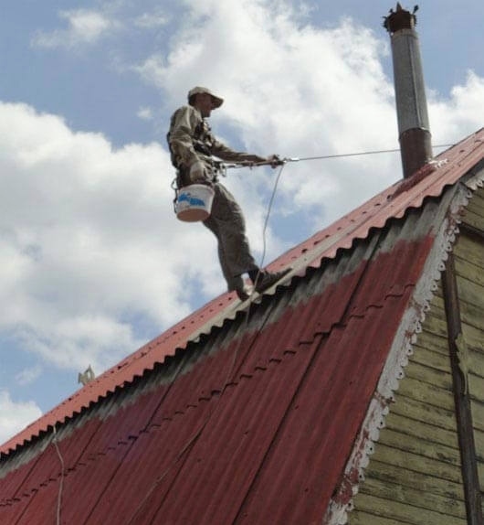 Hogyan kell festeni egy pala tető: technológia