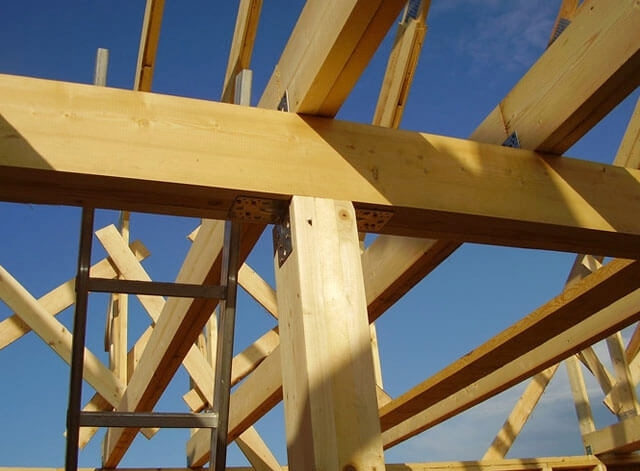 Hogyan építsünk egy favázas tetőszerkezetet - szarufák és tetőfedés tervezése