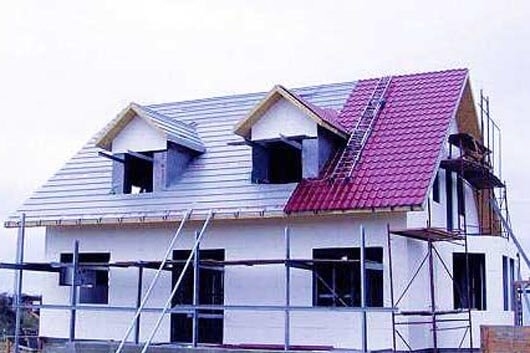 Hogyan válasszuk ki a tetőfedést a házunkhoz
