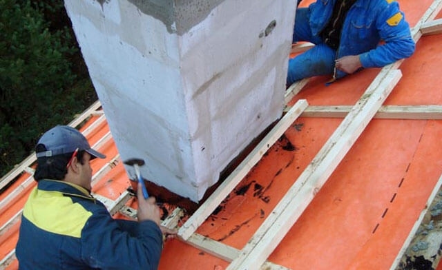 Hogyan kerüljük meg a csövet a hullámlemezzel ellátott tetőn - burkolat és kerülő lehetőségek