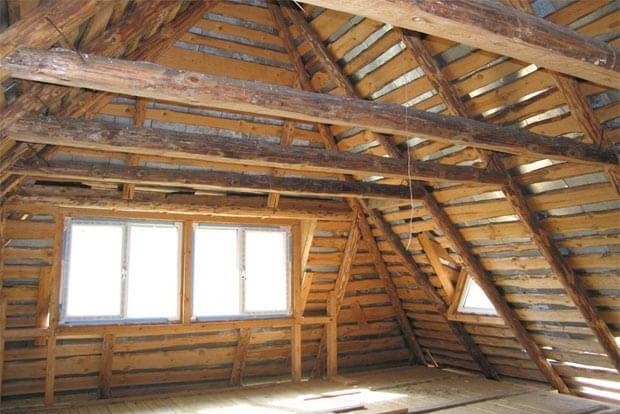 Tetőtérből tetőtérbe történő átalakítás, felújítás és kivetítés
