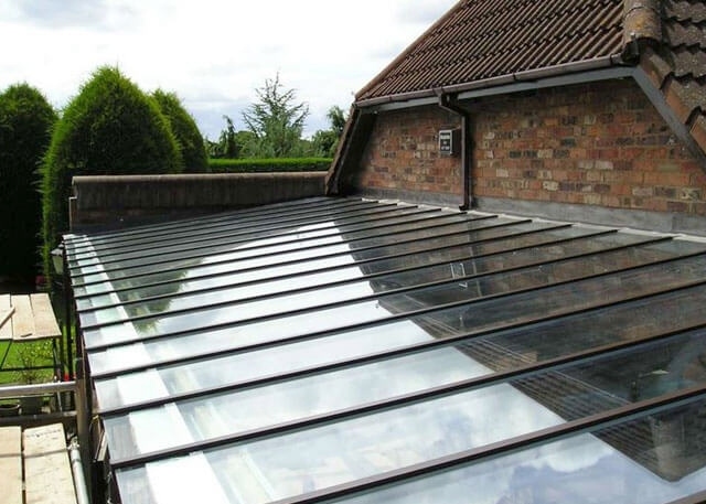 Mit kell tenni egy átlátszó tető - anyagválasztás a tető és a telepítési folyamat lépésről lépésre