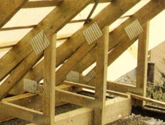 Fából készült tetőcsomópontok: a rögzítés sajátosságai