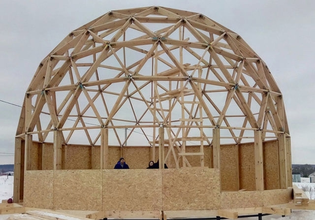 Hogyan készítsünk kerek tetőt – Kupola és kúpos tető változatok