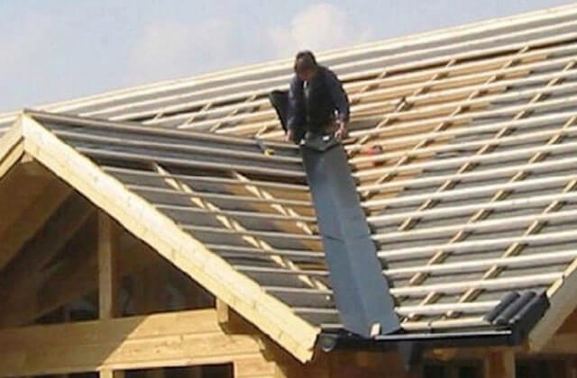 Fém tetőcserepek szerelése és rögzítése fémlemezekre - lépésről-lépésre útmutató
