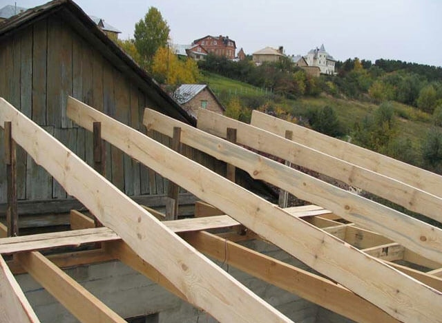 Hogyan készítsünk egy egynyílású tetőt saját kezűleg - lépésről lépésre útmutató, építési lépések