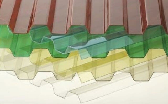 Mi a profilozott polikarbonát – anyagjellemzők, a tetőre való felszerelés szabályai