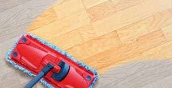 A laminált padló gondozásának szabályai – mop kiválasztása a mosáshoz