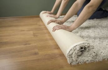 Az akril szőnyegek előnyei és hátrányai, mik azok, ápolási tippek