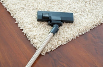 Milyen gyorsan száradnak meg a szőnyegek egy lakásban a padlón: módszerek a hatékony szárításra