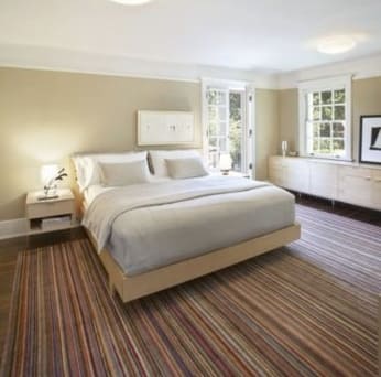 Hogyan válasszuk ki a megfelelő csíkos szőnyeget, a főbb típusokat és azok hatását a szoba belsejére