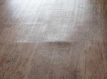 A linóleum simítása a padlón egy szobában, módszerek és tippek a munkavégzéshez
