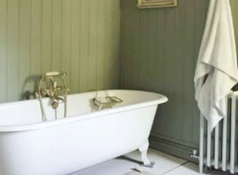 Mit tegyen a padlóra a fürdőszobában a szokásos csempe helyett? Opciók és előnyeik