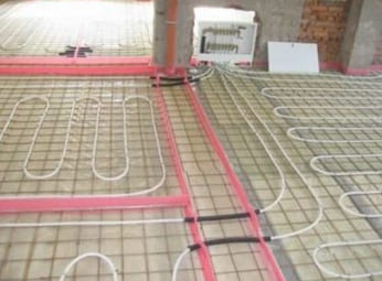 Az áramlásmérők típusai kollektorhoz a meleg padló kiegyensúlyozására több áramkörrel