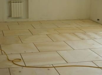 A padló kiegyenlítésének és előkészítésének jellemzői a linóleum lerakásához, a munka szakaszai