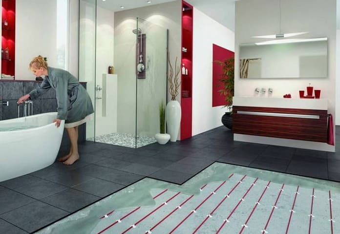 A legjobb padlófűtési rendszer kiválasztása fürdőszobájához