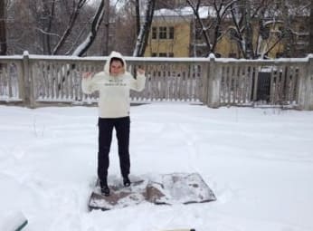 Hogyan tisztítsuk meg a szőnyegeket hóval télen - az események árnyalatai és szabályai