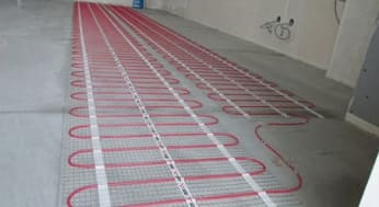 Mikor célszerű meleg elektromos padlót fektetni laminált alá, a tervezési jellemzők, előnyei és hátrányai