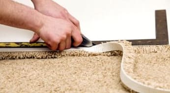 Milyen szegélylécek léteznek szőnyeghez, és hogyan kell őket helyesen felszerelni?