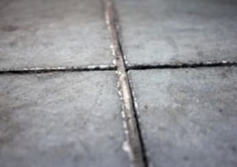 Hogyan készítsünk betonpadlót a földön az alagsorban, a technológia és a munka szakaszaiban