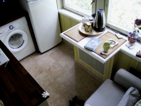 Konyhatervezés Hruscsovban: hogyan tervezzünk belső teret egy kis konyhában