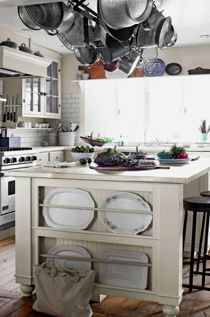 Fehér konyha kialakítása: fotók valódi konyhabelsőről fehér tónusban