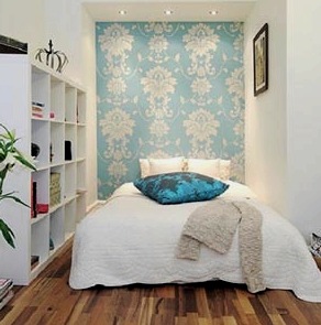 Egy kis hálószoba belseje: bútorok és általános színséma kiválasztása