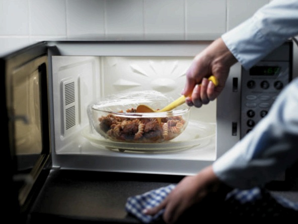 Hogyan válasszunk mikrohullámú sütőt a konyhába