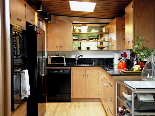 Hogyan szereljünk fel olcsón egy kis konyhát: egyszerű és olcsó tervezési ötletek