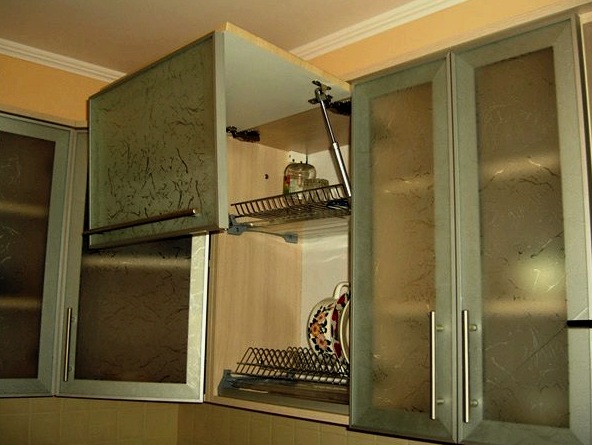 10 ötlet a tökéletes dizájn létrehozásához egy kis konyhában: belső terek életre keltése a képen